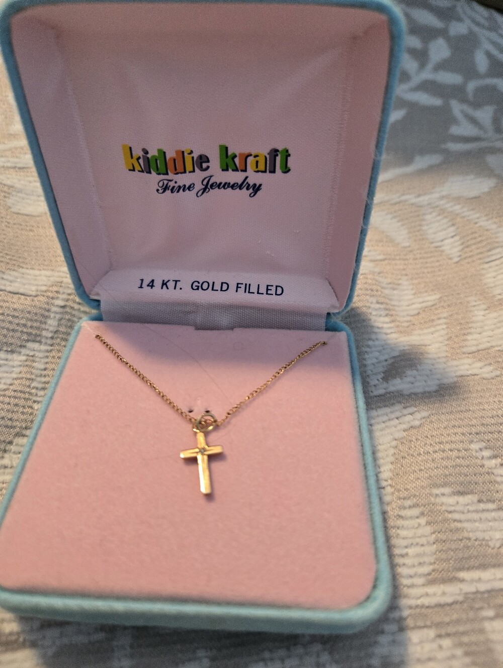 14KT Gold Filled Cross Pendant Necklace - Gold. Vintage, Worn Once For A Photo